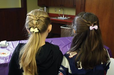Doll Spa
The Mattapoisett Library treated area kids and their dolls to a spa day on Friday, January 15. With a day off from school, girls had their hair styled by Holly Coutinho, had their nails done by Junior Friend Alice DeCicco-Carey, 11, and decorated hair clips with Junior Friend Nicole Londergan. Photos by Jean Perry
