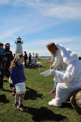 Mattapoisett Lions Club Easter Egg Hunt
Saturday’s Mattapoisett Lions Club Easter Egg Hunt drew a large gathering of families to Ned’s Point on Saturday morning, and some very happy children met the Easter Bunny. Photos by Mick Colageo
