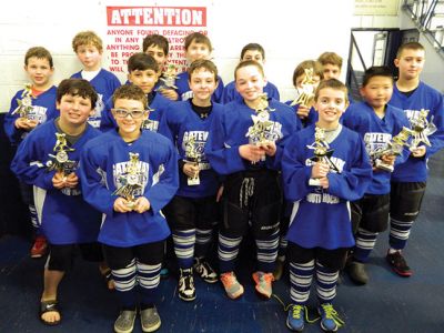 Gateway Youth Hockey
The Gateway Youth Hockey Squirt Grizzlies & Pee Wee Warriors, with trophies for second place finish

