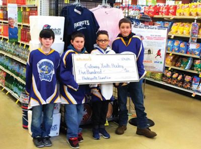 Gateway Youth Hockey 
Thank you to Shaws Supermarkets and it's generous donation of $500 to the Gateway Youth Hockey program. Pictured is Jay Perry, manager of the Wareham Shaws. Coach Travis Riggle, Kaleb Riggle, Robert Maloney, Quirino doCanto III, Seth Tomasik, and Coach Quirino doCanto Jr.
