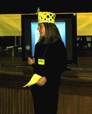 Lizzie T's Spelling Bee
Elizabeth Taber Library's First Annual Lizzie T's Spelling Bee. March 8, 2007
Geri Owens, Trustee/Bee Organizer recognizes the Bee Sponsors and the Bee Committee

