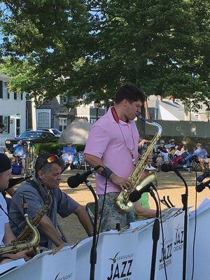 Park Jazz
On August 7, the cool, jazz music from the 17-piece Southcoast Jazz Orchestra filled Shipyard Park. Organized and led by well-known local musician Bob Williamson, the series held on Sundays through August will feature other musical groups. Photos by Marilou Newell
