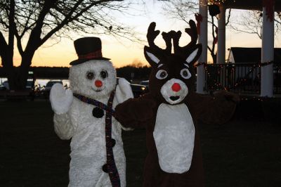Holiday in the Park
T’was the fortnight before Christmas and all through the park, every creature was stirring including Santa, Mrs. Claus, Rudolph, and Frosty the Snowman! On Saturday, December 10, hundreds turned out for Mattapoisett’s holiday celebration at Shipyard Park where fun, free food, and frolicking characters made for a great night of revelry leading up to the tree lighting. Photos by Jean Perry
