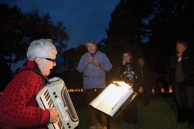Salty’s Silvery Moon Soiree
On October 25, families gathered around the fire with Salty the Seahorse to enjoy some storytelling and the general splendor of nighttime in Dunseith Gardens. Salty’s Silvery Moon Soiree is a fall tradition sponsored by the Mattapoisett Land Trust. Guests enjoy s’mores and cider, music, and stories told by Toby Gills. Center School students created special lanterns for the event. Photos by Colin Veitch
