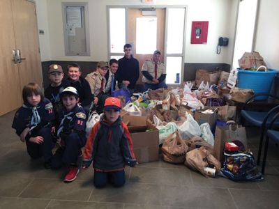 2014 Scouting For Food
2014 Scouting For Food a great success! The Marion Boy Scouts and Cub Scouts of Troop 32 would like to thank the residents of Marion for their generous contributions to the recent Scouting for Food.  Close to 200 bags of non-perishable goods were collected.  The Scouts would also like to thank their partners in this effort, the Marion Police Brotherhood, for all their support and assistance.

