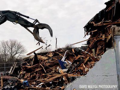 Bowlmor
The Bowlmor bowling alley on Route 6 in Mattapoisett was torn down on January 26 by Costello Dismantling. Bowlmor had brought decades of fun to many in the area until 2017 when the structure was condemned due to the instability of the roof. Photos courtesy David Walega
