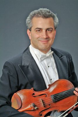 Spring Chamber Concert
Internationally-renowned violist Don Krishnaswami will be one of the featured performers for the South Coast Chamber Music Societys spring concerts to be held at 7:30 pm on Saturday, March 4 at Tabor Academy in Marion, and again at 3:00 pm on Sunday, March 5 at Grace Episcopal Church in New Bedford. The concerts combine the familiar names of J.S. Bach and Maurice Ravel with less frequently heard composers, Louis Moyse, Carlos Salzedo, and Phillipe Gaubert.

