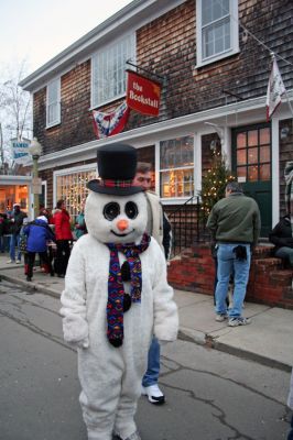 Marion Christmas Stroll 2007
Frost the Snowman joined in the festivities during Marion's Annual Christmas Village Stroll held on Sunday, December 9, 2007. (Photo by Robert Chiarito).
