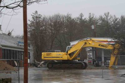 Construction Begins
After many hearings and compromises, construction has begun on the Cumberland Farms on the southwest corner of Front Street and Route 6. The new structure will be two floors and have new fuel tanks. Photo by Anne Kakley.
