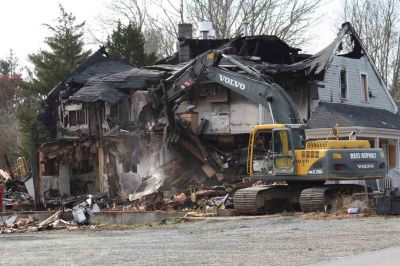 Rochester Bakery Gets Demolished
On November 14, demolition began on the Rochester Bakery and Cafe, site of a devastating fire on July 28, 2011. Photo by Anne Kakley.
