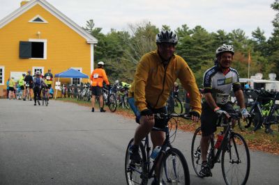 BBC Watershed Ride
The Buzzards Bay Coalition’s 13th annual Watershed Ride pedaled its way through the Tri-Town on Sunday, October 6, taking participants on three different courses that wound through the land that surrounds Buzzards Bay the way gold enfolds a pearl. A record 307 cyclists raised a record $213,000 for clean water this year. Photos by Jean Perry
