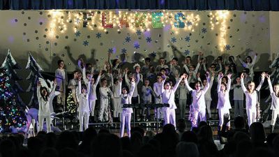 Flakes
For their holiday show, the students at Center School performed a production entitled “Flakes,” under the direction of music teacher Ms. Willow Dowling. Submitted photos by Erin Bednarczyk
