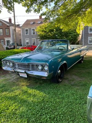 Cruise Night
The June 7 cruise night at Shipyard Park in Mattapoisett was picture perfect. Oldie tunes floated on harbor side breezes as car aficionados and their lovingly restored cars were admired. Photos by Marilou Newell
