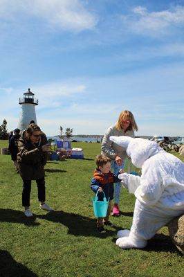 Mattapoisett Lions Club Easter Egg Hunt
Saturday’s Mattapoisett Lions Club Easter Egg Hunt drew a large gathering of families to Ned’s Point on Saturday morning, and some very happy children met the Easter Bunny. Photos by Mick Colageo
