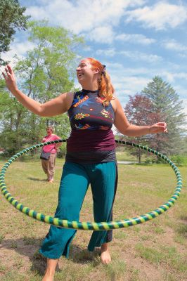 Hula-hoop Performer
Hula-hoop performer Pinto Bella taught kids the benefit of hula-hooping for body and mind and performed superhero-themed tricks on June 20 at Plumb Library. Photos by Colin Veitch
