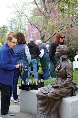 Marion Garden Group
The Marion Garden Group held its spring plant sale on Saturday in Bicentennial Park, where Elizabeth Taber’s statue kept a watchful eye on the proceedings. Photos by Mick Colageo
