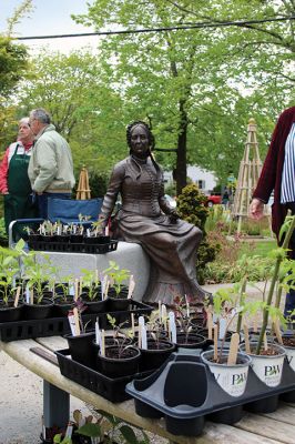 Marion Garden Group
The Marion Garden Group held its spring plant sale on Saturday in Bicentennial Park, where Elizabeth Taber’s statue kept a watchful eye on the proceedings. Photos by Mick Colageo
