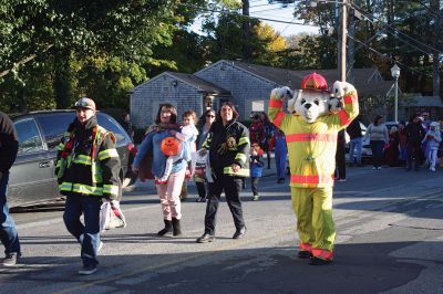 Marion Art Center Halloween Parade 
It looked as though nearly a thousand people came out for the Marion Art Center Halloween Parade on Monday, October 31. The event gets bigger and better every year, it seems, judging by the number of people and the degree of creativity when it comes to the costumes. Photos by Jean Perry
