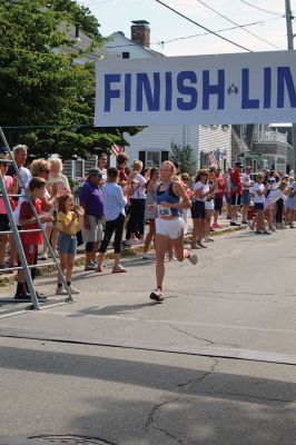 Mattapoisett Road Race
Will Benoit and Margot Appleton defended their respective men’s and women’s titles in the July 4 Mattapoisett Road Race, and competitors were greeted by favorable weather for the 9:00 am start. Photos by Mick Colageo
