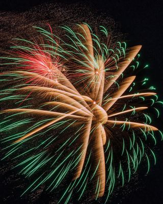 Marion Fireworks
Thanks to the ahead-of-schedule success of the Fireworks Committee, the Town of Marion held its fireworks display for the first time since 2019. Photos by Ryan Feeney
