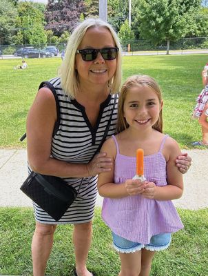 Popsicles with the Principals
Students enjoyed a "Popsicles with the Principals" event at Sippican Elementary School on August 23. Photos courtesy ORR District
