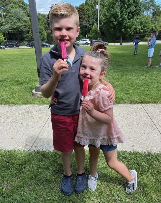 Popsicles with the Principals
Students enjoyed a "Popsicles with the Principals" event at Sippican Elementary School on August 23. Photos courtesy ORR District
