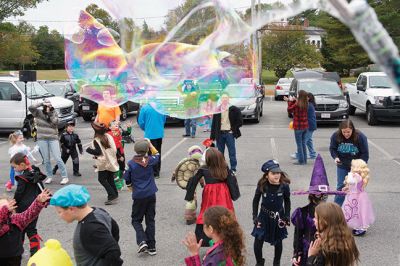 Plumb Corner Halloween Party
Every year, the ghosts, ghouls, princesses, and superheroes come out to the Annual Plumb Corner Halloween Party, sponsored in part by the Friends of the Plumb Library. DJ Howie provided the tunes, and families enjoyed pumpkin painting, a costume contest, and a variety of spooky-themed crafts and activities. Photos by Colin Veitch
