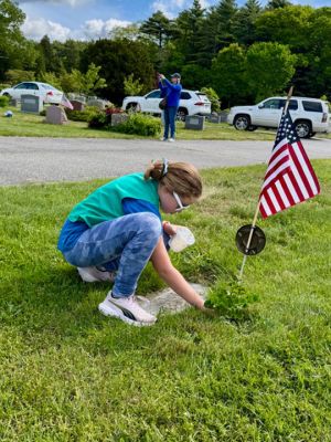 Planting Geraniums for Memorial Day
Robert Pina shared these photos of planting Geraniums for Memorial Day taken on Saturday
