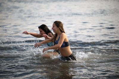 Making a Splash!
Making a Splash! Over 100 participants took the icy plunge into the frigid waters at Mattapoisett Town Beach on January 1 during the annual Freezin’ for a Reason Polar Plunge on New Year’s Day. Proceeds go to benefit the BAM Foundation, a local charity that fundraises to provide financial assistance to people who are facing cancer treatment. Photos by Colin Veitch
