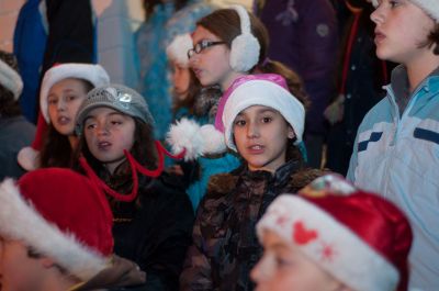 Annual Tree Lighting Rochester
The Town of Rochester ushered in the holidays with their annual tree lighting on December 9, 2013 with caroling and a visit from Santa who was brought in by Fire Engine. Photos by Felix Perez
