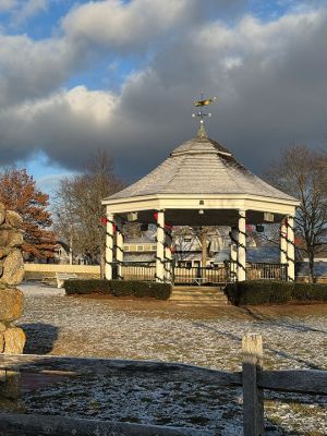 Scenes from Mattapoisett
Photo by Jennifer Shepley
