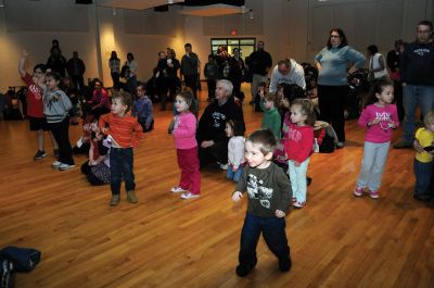 Family Fun
The Tri-Town Strengthening Families Fair held at Sippican School on January 28 included a performance from Toe Jam Puppet Band. Photo by Felix Perez
