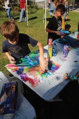 Elizabeth Taber Library
The Elizabeth Taber Library held end-of-summer activities for children on August 23. Photos by Mick Colageo
