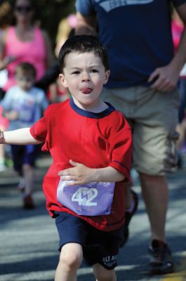 8th Annual Tiara 5K Mother’s Day Race
The Women’s Fund held their 8th Annual Tiara 5K Mother’s Day Race, Walk and Fun Run on a lovely Sunday morning. Dozens turned out to enjoy the music, activities and lovely village course. For more information on the Women’s Fund visit: www.womensfundsema.org. Photos by Felix Perez
