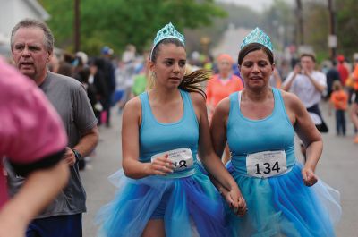 7th Annual Women’s Fund Tiara Mother’s Day 5K
There was a huge turn out for what has now become a Mother’s Day tradition, the 7th Annual Women’s Fund Tiara Mother’s Day 5K . Photos by Felix Perez
