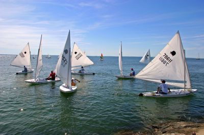 Angelica Yacht Club
Mattapoisetts Angelica Yacht Club held its First Annual Sunfish Regatta on Sunday, August 13. The winds were up and down and shifty, but the sailing was competitive. The two divisions that raced were the Juniors and Open.
