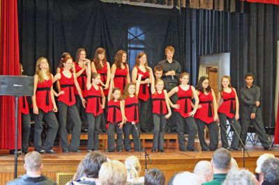 Seasonal Singing
Local favorites The Showstoppers performed Christmas classics during their Holiday Concert on Sunday, December 23 at the Marion Music Hall. (Photos by Robert Chiarito).
